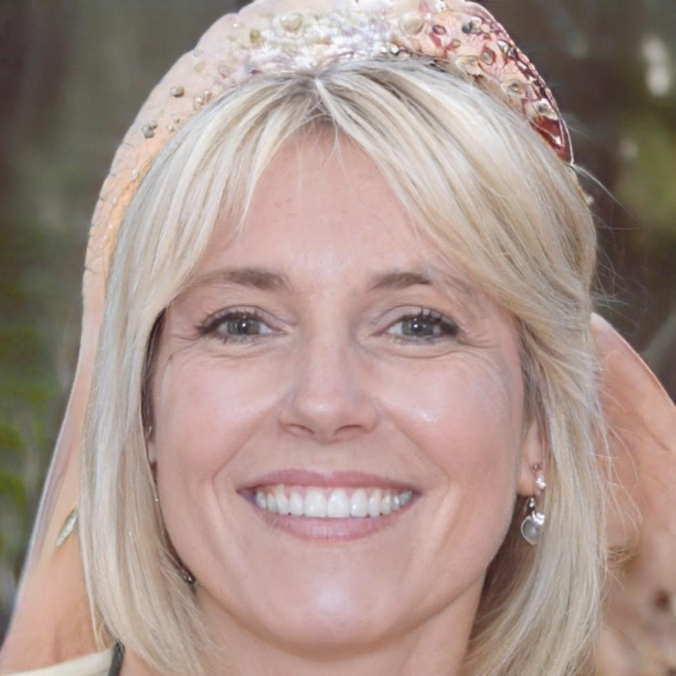 Formatrice Léonie Beaumont présentant des concepts de négociation budgétaire